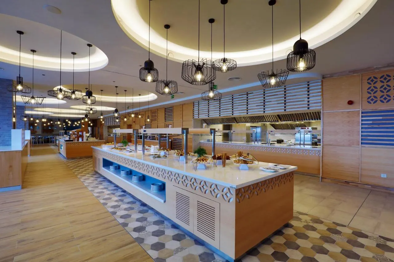 Astoria Hotel All Inclusive- Private Beach & Beach Club 골든샌드