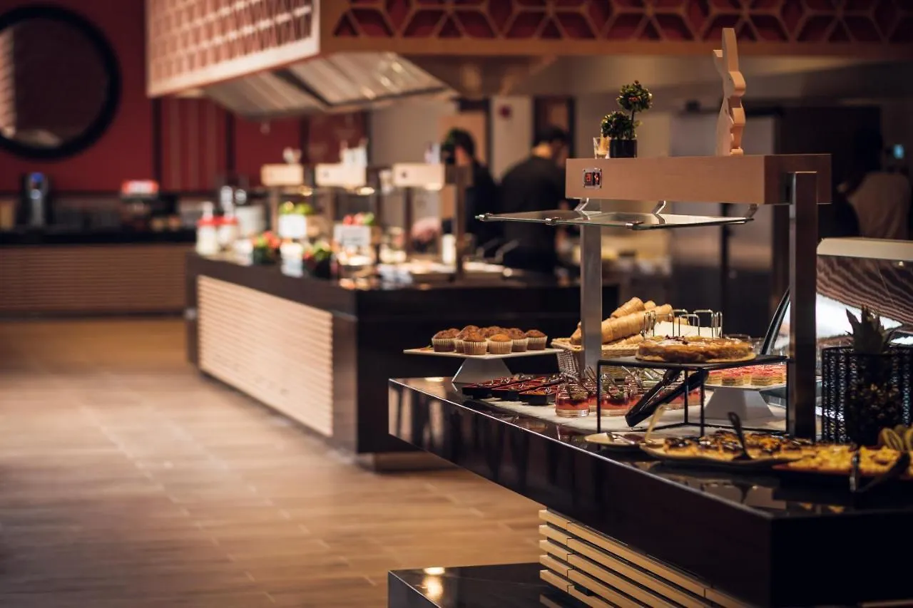 Astoria Hotel All Inclusive- Private Beach & Beach Club 골든샌드