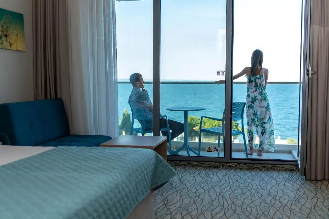 Astoria Hotel All Inclusive- Private Beach & Beach Club 골든샌드